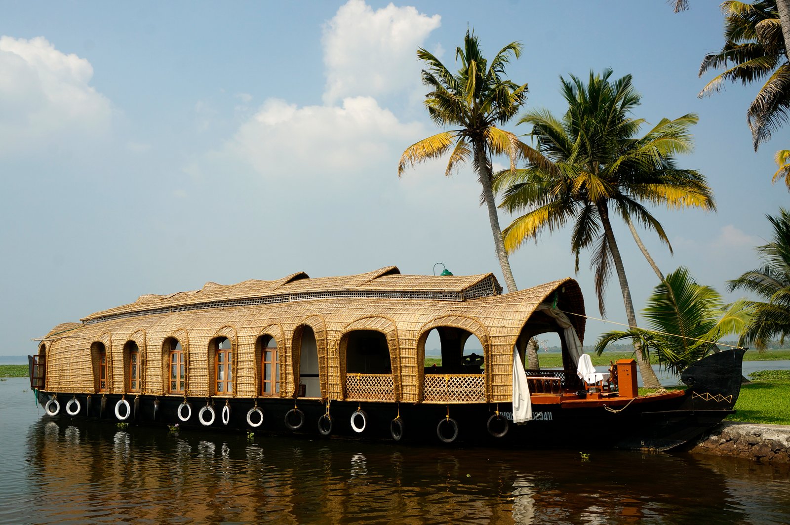Luxury traditional Kerala houseboat